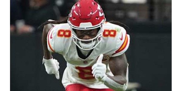 La séquence de 14 victoires consécutives des Kansas City Chiefs établit un record d'équipe La séquence de 14 victoires consécutives des Kansas City Chiefs établit un record d'équipe